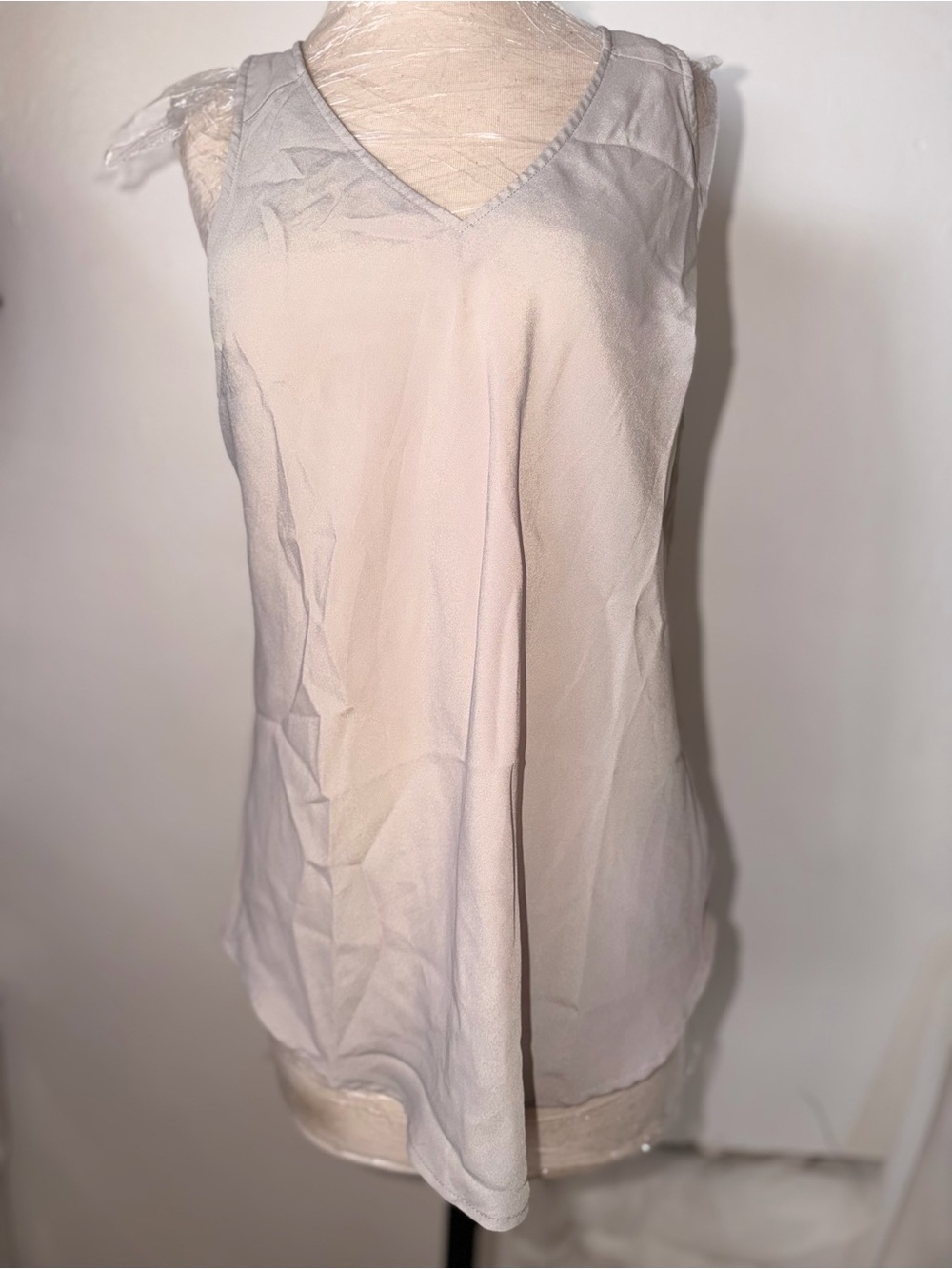 Sleeveless V-Neck Chiffon Blouse in Soft Pink